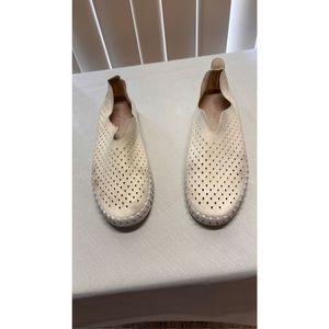 Ilse Jacobsen Women's Perforated Low Top Flat Slip-On Cream color Size 39